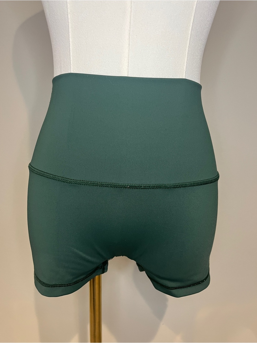 aerie High-Waist Women's Athletic Shorts in Forest Green